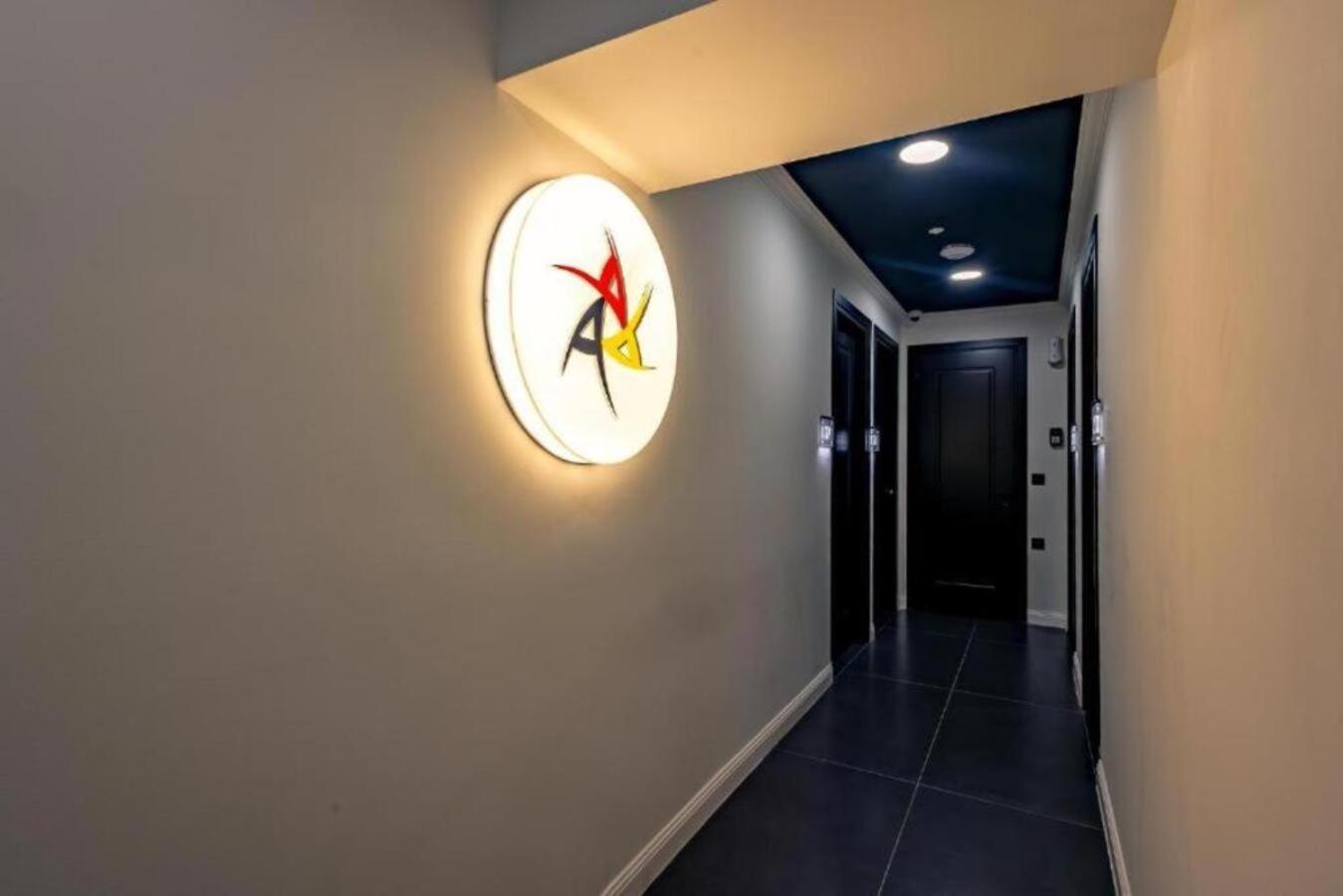 Triple A - Stylish Seven On The Pedestrian - Free Parking! Aparthotel Atena Exterior foto